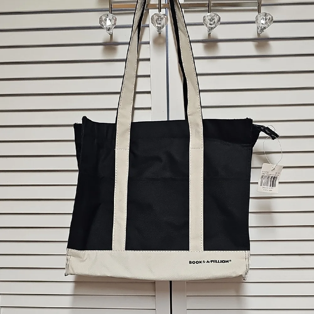 NWT Vintage Black and Cream Canvas Books-A-Million With Zipper & Pockets